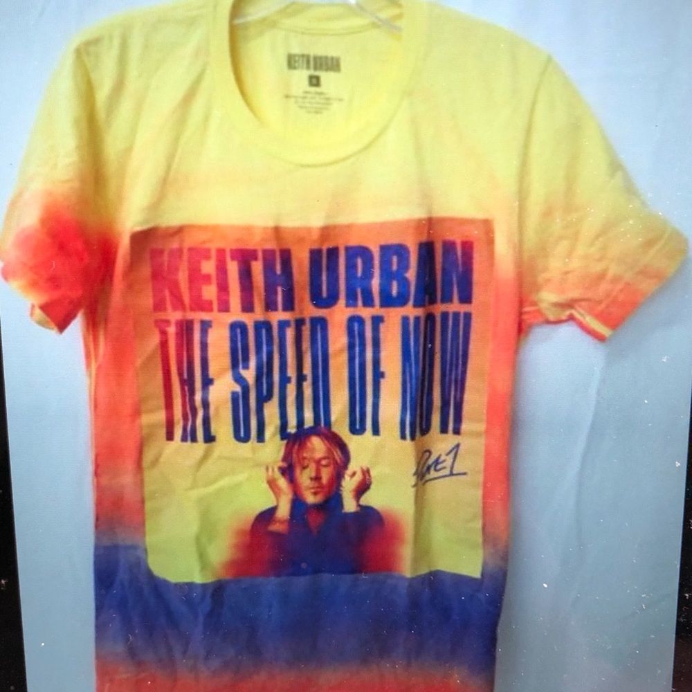 COPY - Keith Urban Size Men’s Small